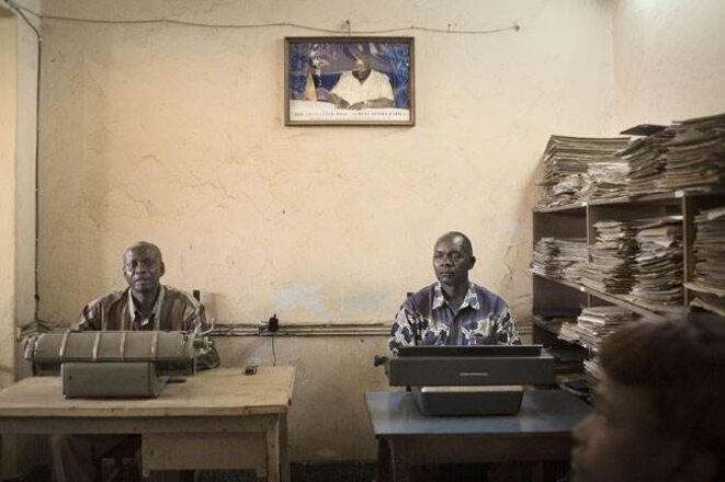 Dactylos, Hôtel de Ville, Likasi, RD Congo, 2007 © Michael Stevenson Dactylos, Hôtel de Ville, Likasi, RD Congo, 2007 © Michael Stevenson